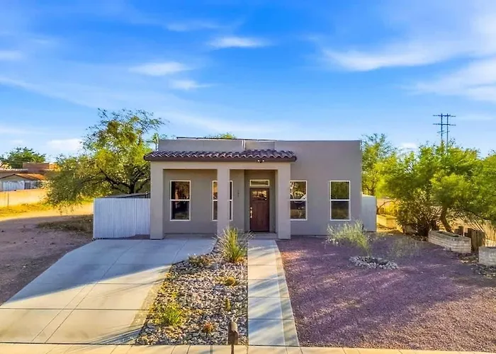 Modern Near Ua & Downtown *