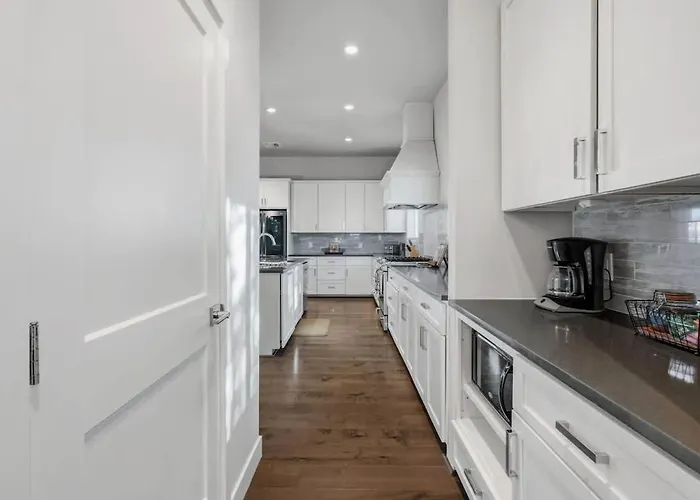 Сasa de vacaciones Modern Near Ua & Downtown *